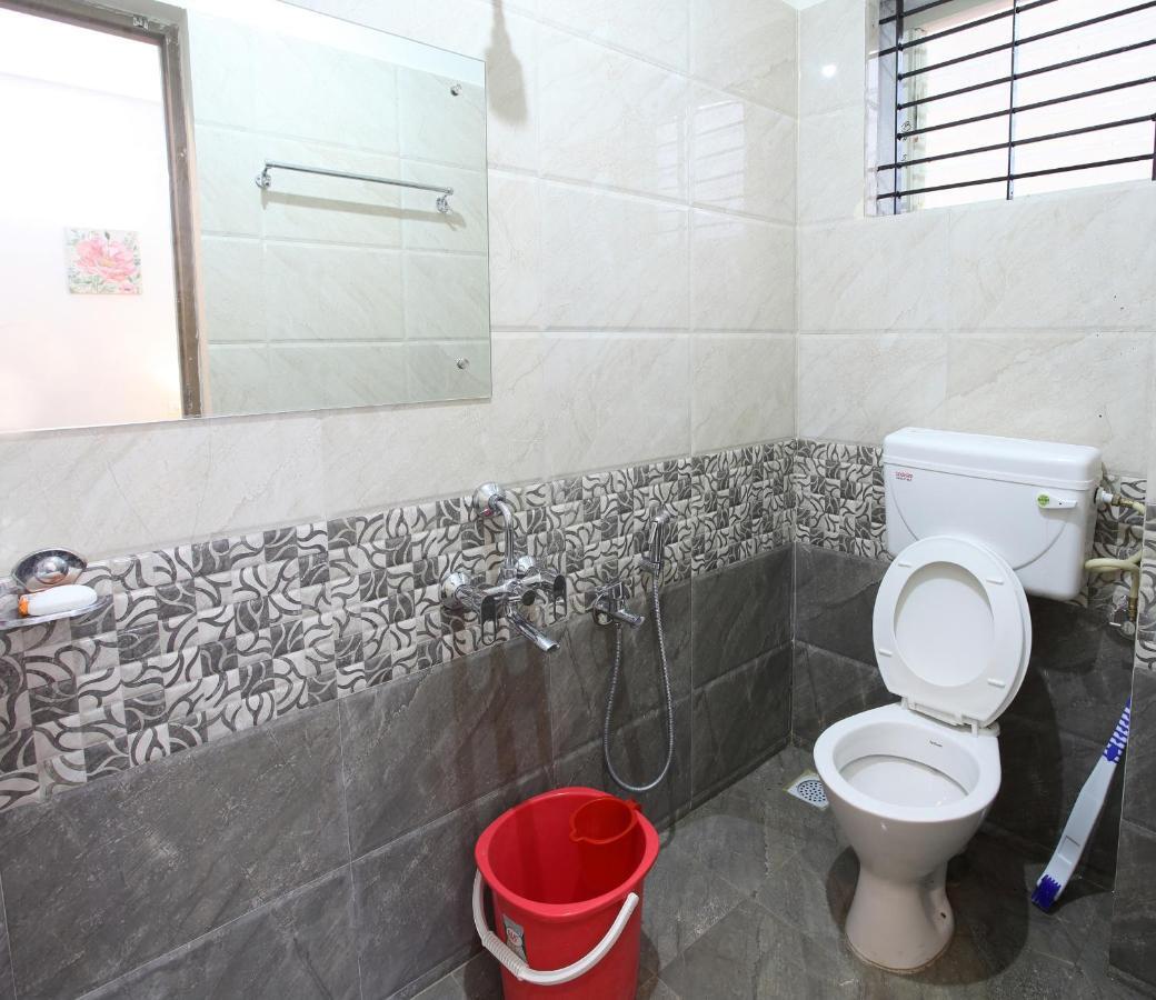 Qualtems Guest House-With Ac Options บังกาลอร์ ภายนอก รูปภาพ