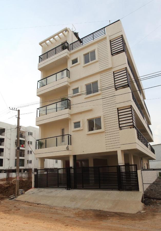 Qualtems Guest House-With Ac Options บังกาลอร์ ภายนอก รูปภาพ