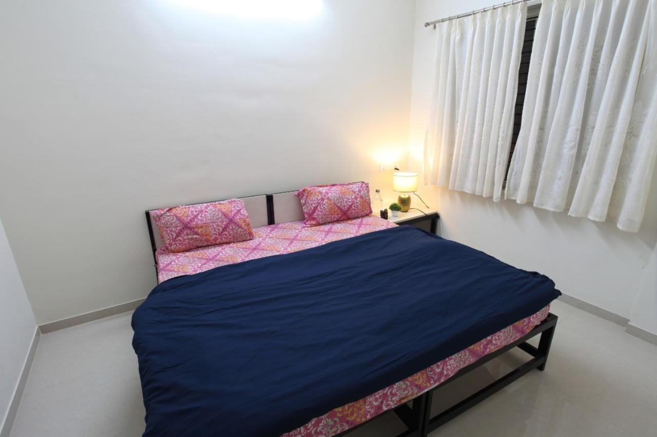 Qualtems Guest House-With Ac Options บังกาลอร์ ภายนอก รูปภาพ