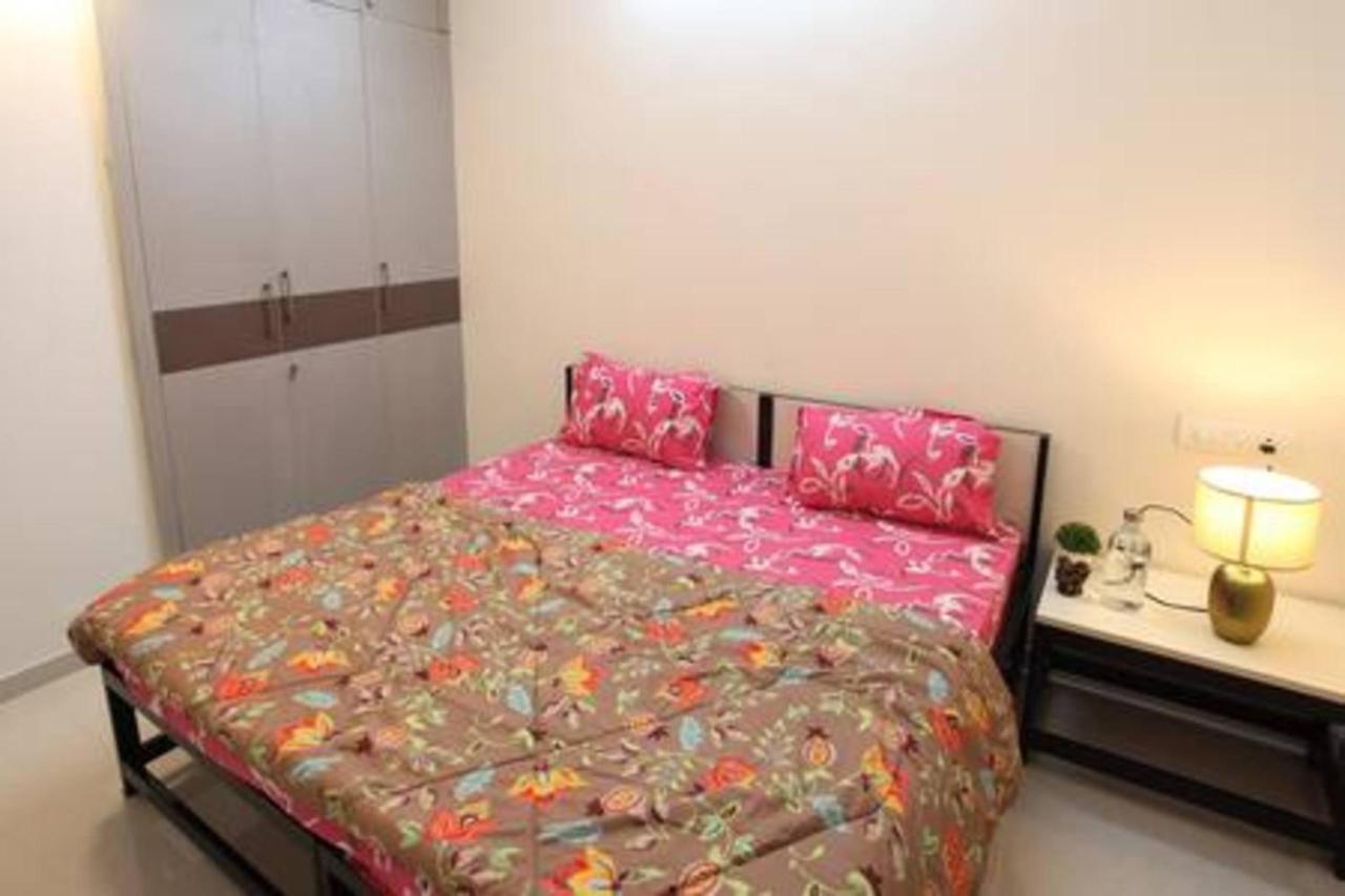 Qualtems Guest House-With Ac Options บังกาลอร์ ภายนอก รูปภาพ